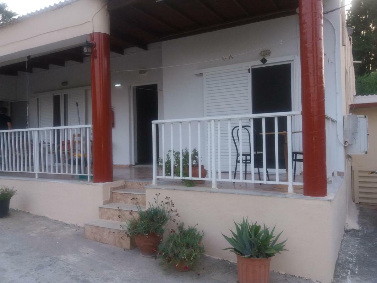 קפלוס Denise Apartments מראה חיצוני תמונה