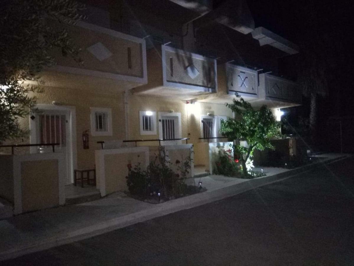 קפלוס Denise Apartments מראה חיצוני תמונה