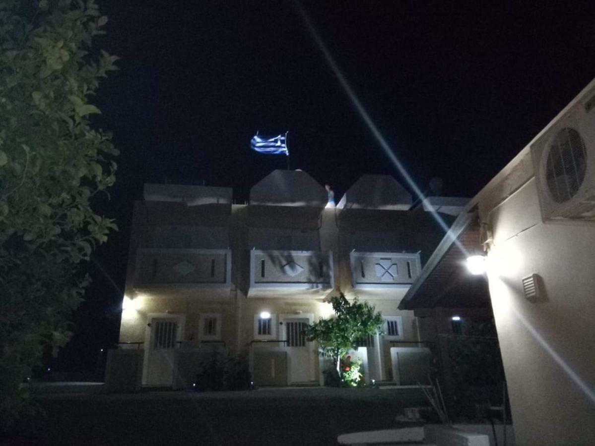 קפלוס Denise Apartments מראה חיצוני תמונה