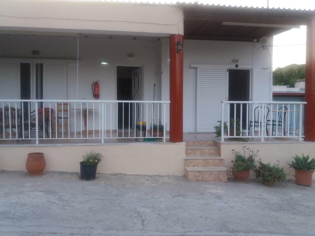 קפלוס Denise Apartments מראה חיצוני תמונה