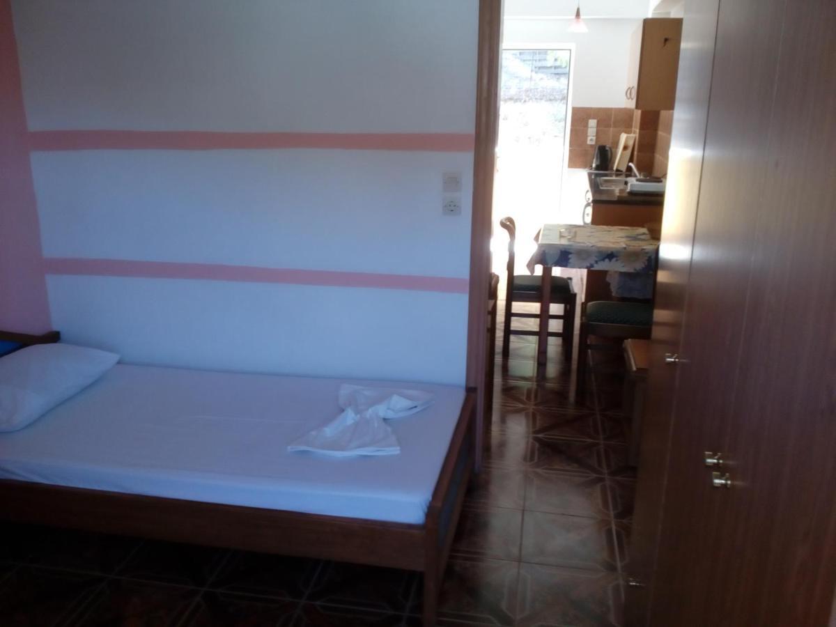 קפלוס Denise Apartments מראה חיצוני תמונה