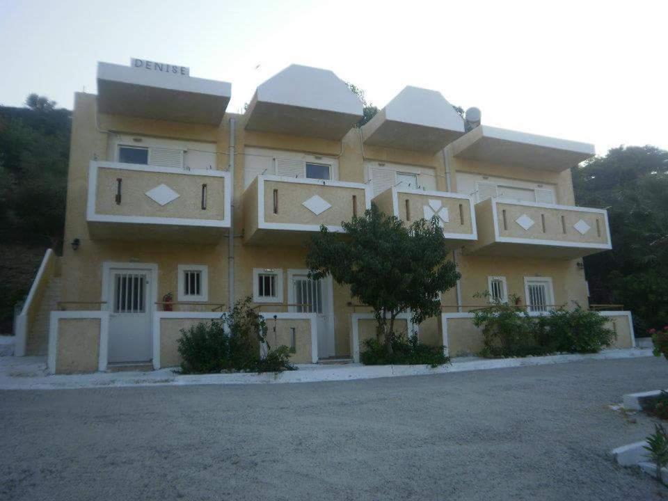 קפלוס Denise Apartments מראה חיצוני תמונה