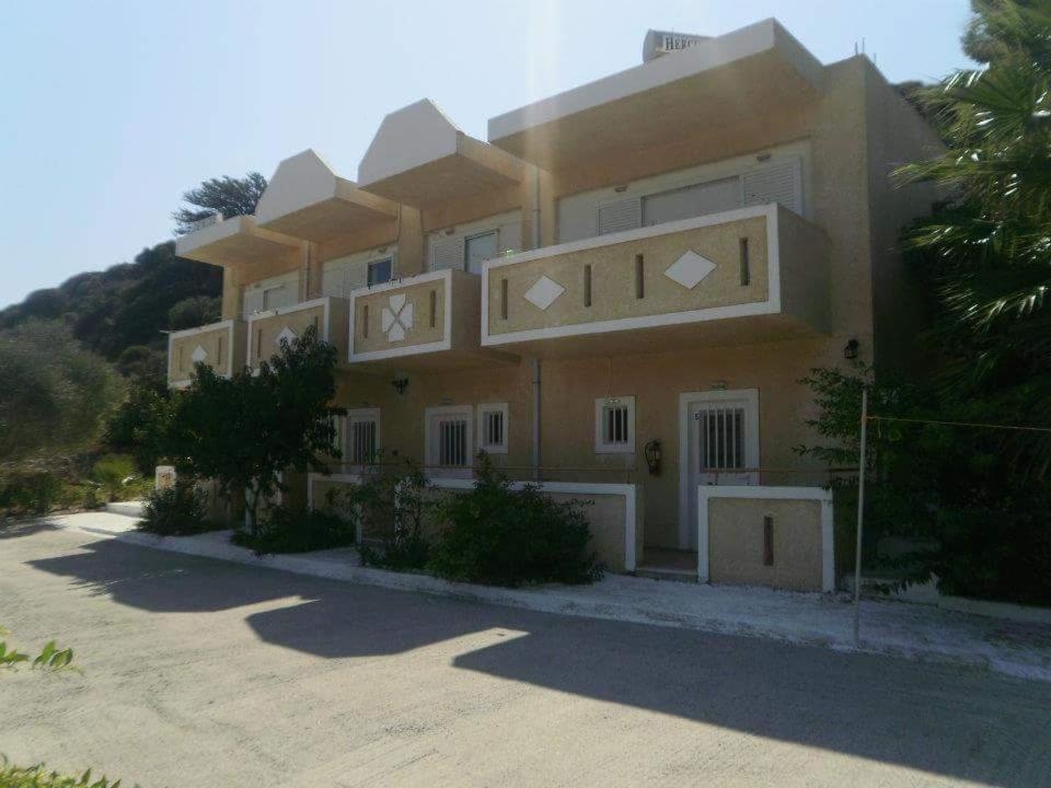 קפלוס Denise Apartments מראה חיצוני תמונה