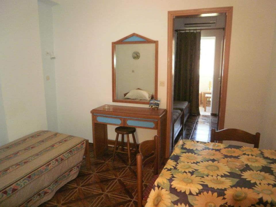 קפלוס Denise Apartments מראה חיצוני תמונה